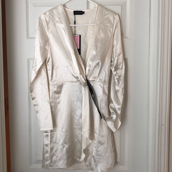 Dress - Picture 4 of 6